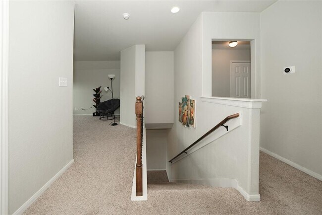 Building Photo - 3022 Bugatti Dr