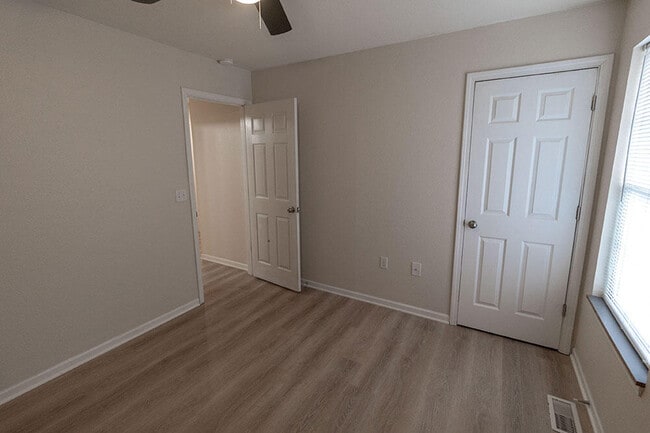 Building Photo - 1325 Godas Cir