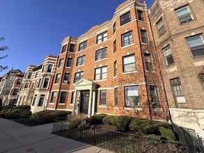 Building Photo - 451 Park Dr