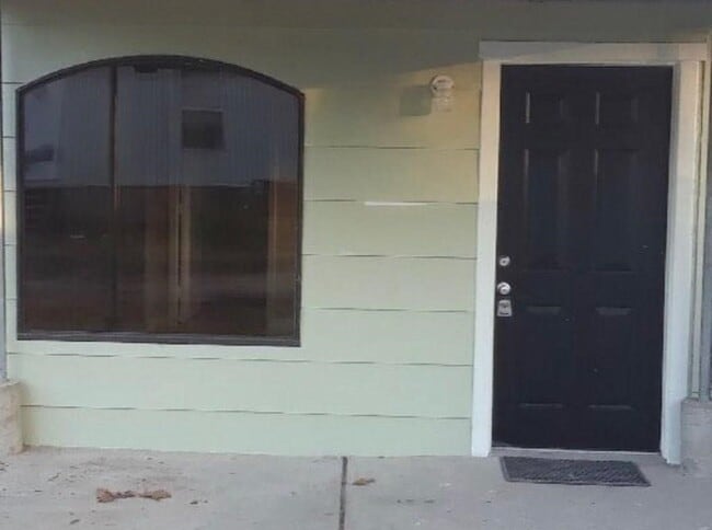 Primary Photo - 24571 Cochran Dr