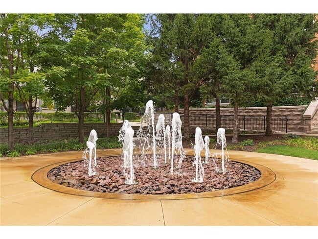 Building Photo - 150 NE 2nd St