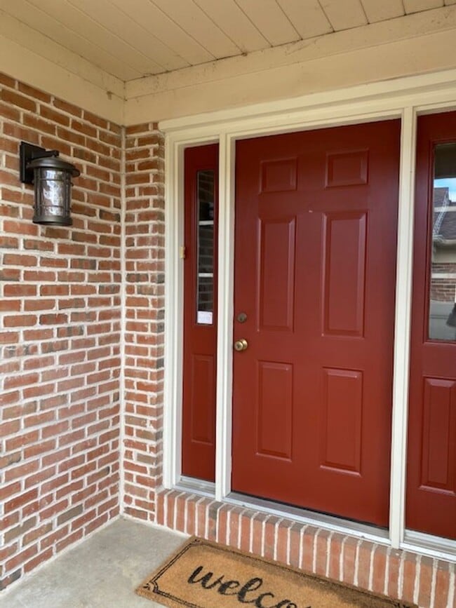 Building Photo - 3 bedroom 4 bathroom home in Lancaster tow...