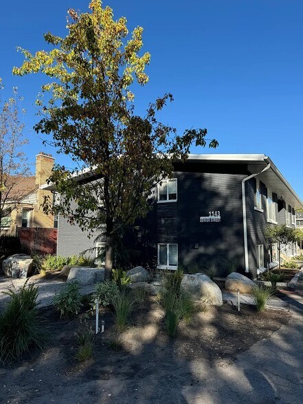 Building Photo - 1143 S Denver St