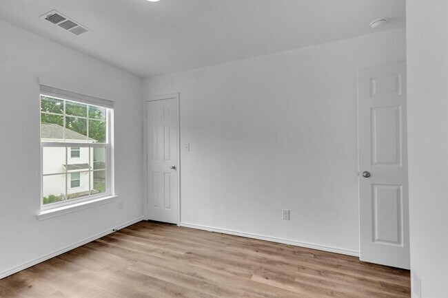 Building Photo - 350 Debus Dr