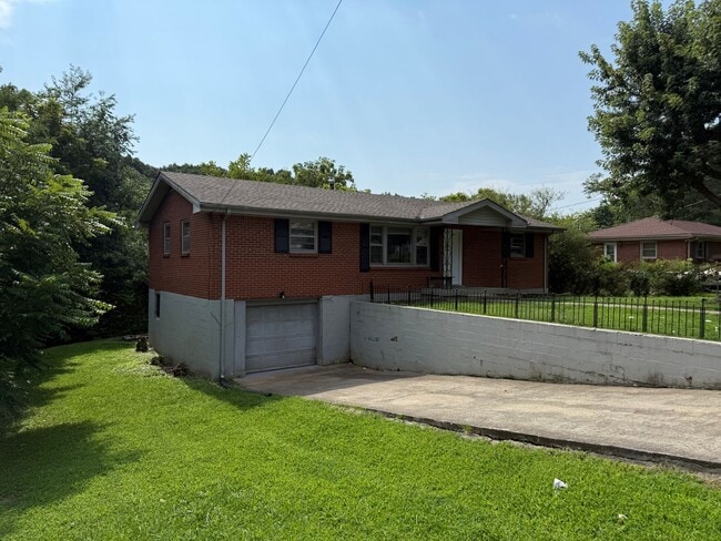 Building Photo - 107 Oliphant St