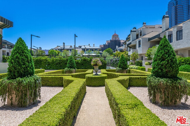 Building Photo - 2340 Century Hill