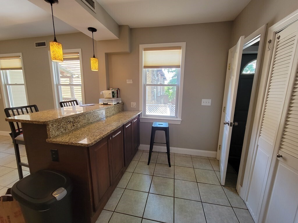 Building Photo - 15 Jay St