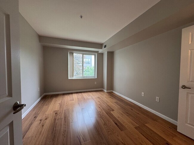 Building Photo - 1 Cityview Ln