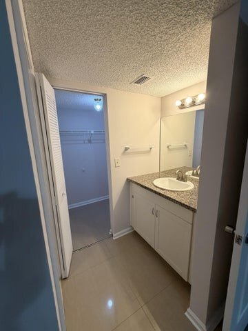 Building Photo - 301 Norwood Terrace