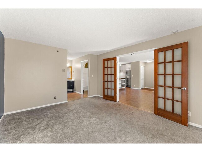 Building Photo - 2160 Ridge Dr