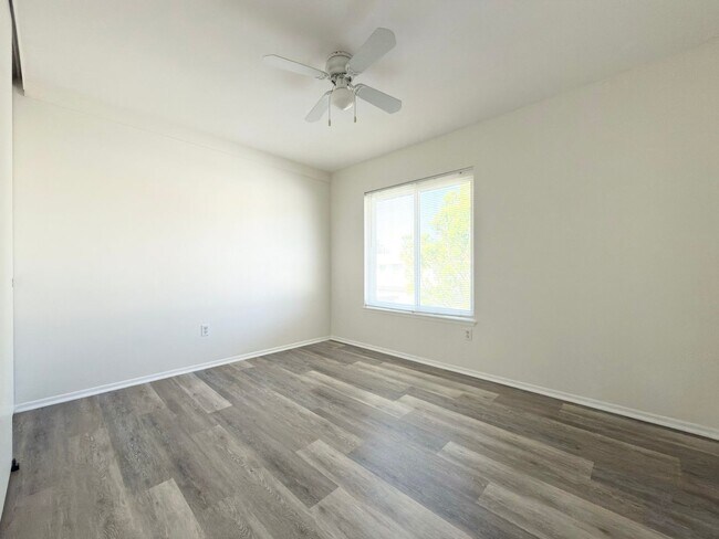 Building Photo - Spacious Townhome in Desirable Tiburon Community!