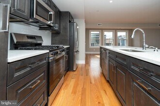 Building Photo - 1711 S 5th St