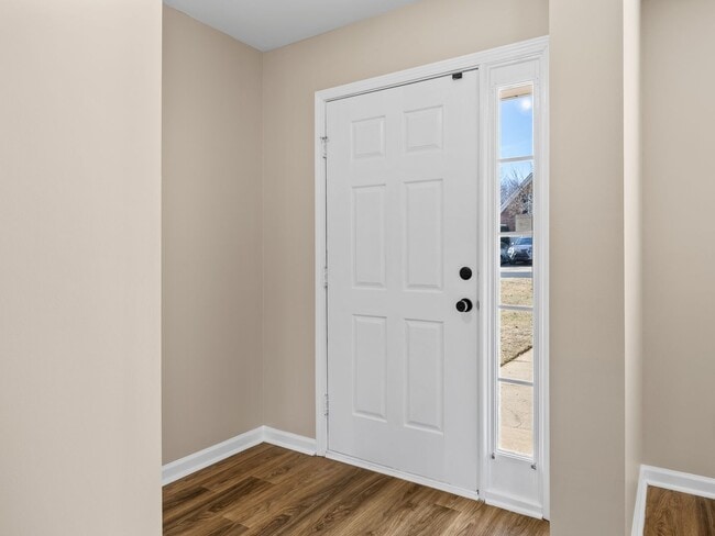 Building Photo - Beautiful 4 bedroom 2 bathroom house ready for you to call home!