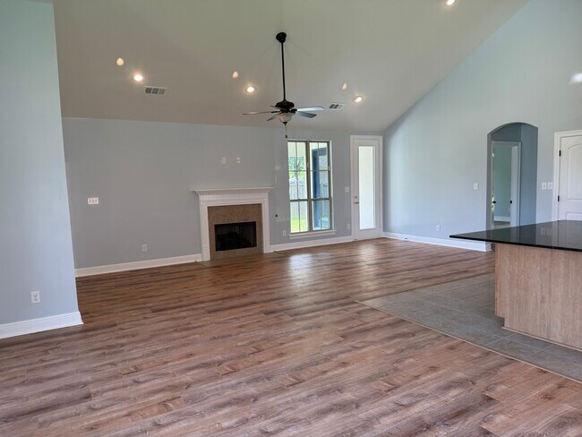 Building Photo - 24038 Spanish Oak Ave
