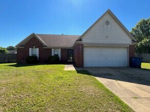 Building Photo - Renovated 3 Bedroom 2 Bath Home with 2 Car...