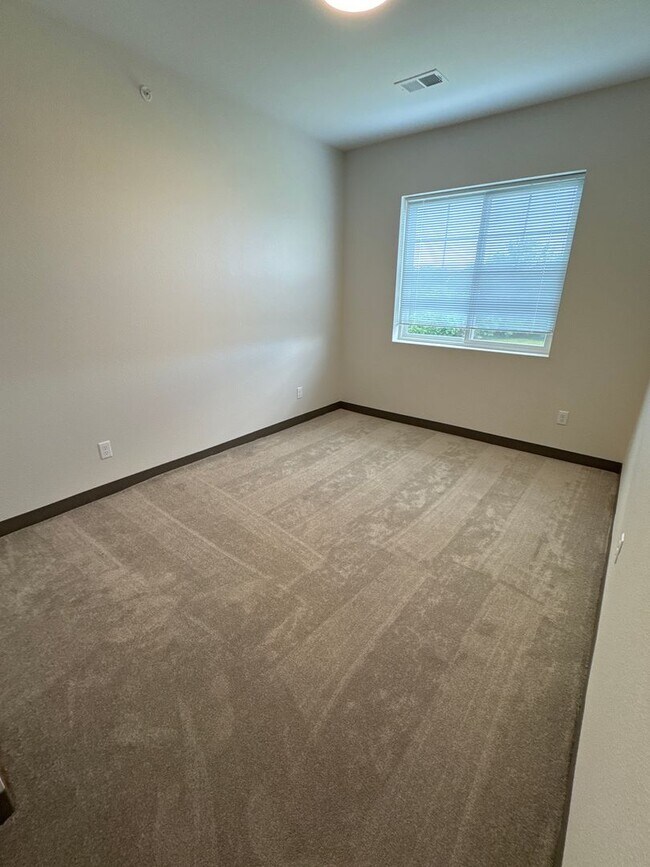 Building Photo - 4Bed 2Bath -Windom Landing Under New Management