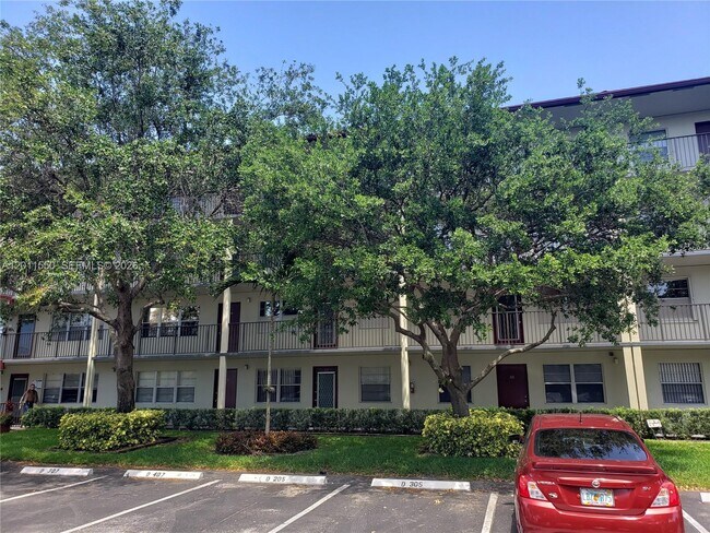 Building Photo - 13255 SW 7th Ct