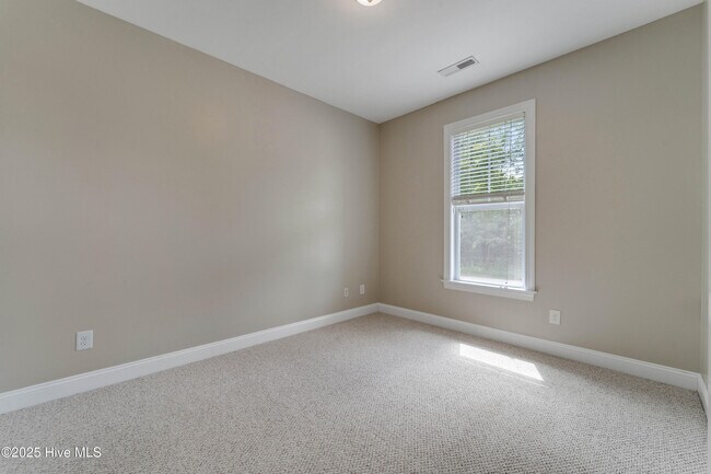 Building Photo - 246 Blue Creek Farms Drive