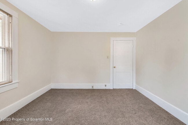 Building Photo - 517 Highland Ave