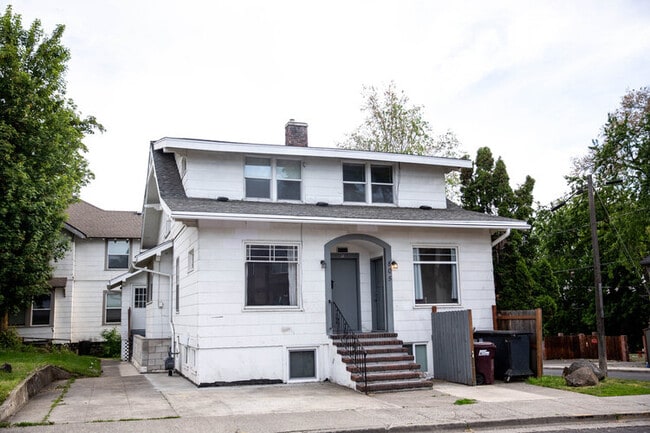 805 NE California ST - Slocum Apartments