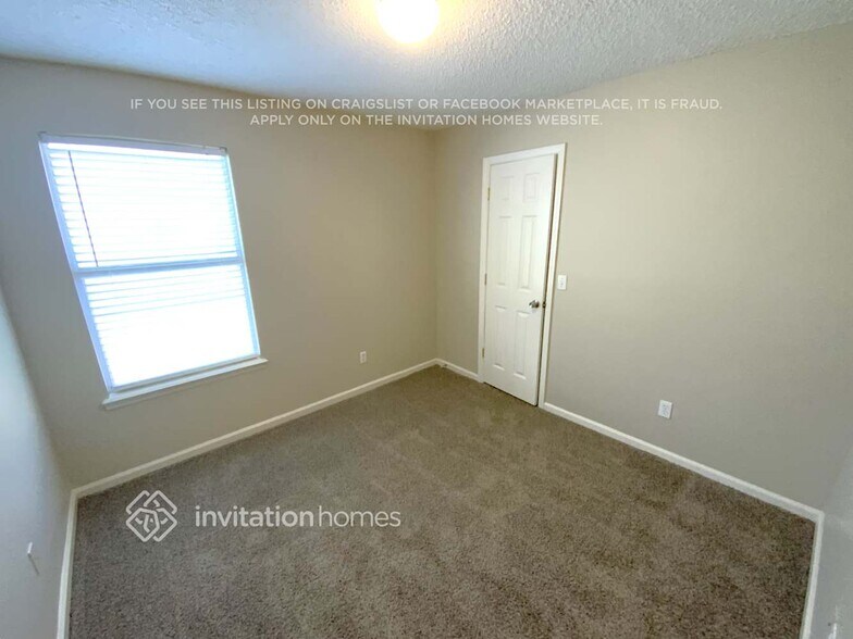 Building Photo - 572 Prosperity Lake Dr