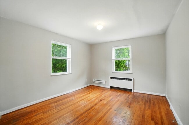 Building Photo - 3919 E Gatewood Ln