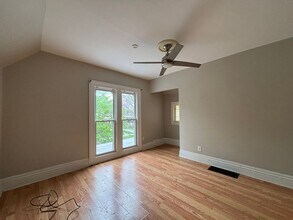 Building Photo - 300 Meigs St