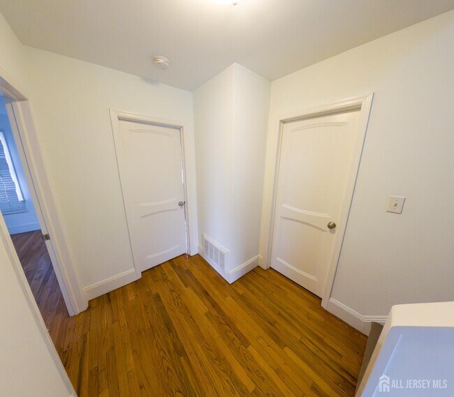 Building Photo - 15 Sedgwick St