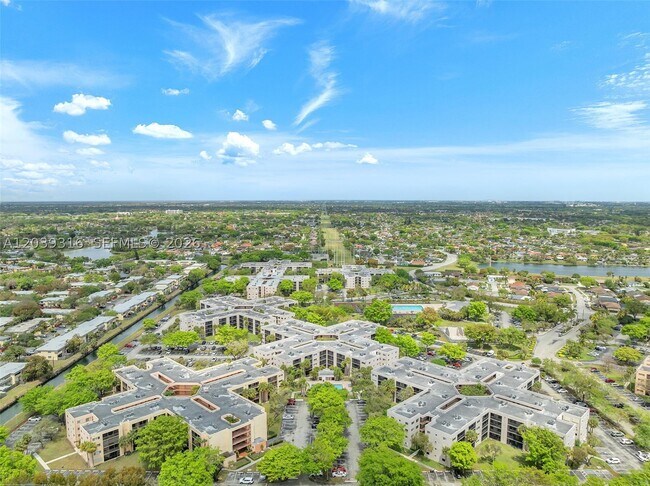 Building Photo - 8700 SW 133rd Ave