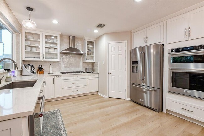 Building Photo - 6711 Seminole Lodge Ln