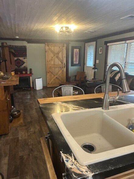 Building Photo - 13810 Byars Rd