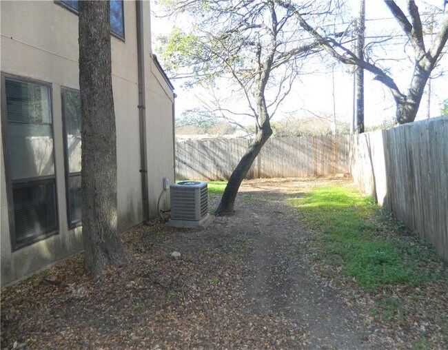 Building Photo - 8607 Fathom Cir
