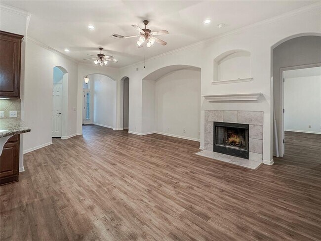 Building Photo - 11032 River Plantation Dr