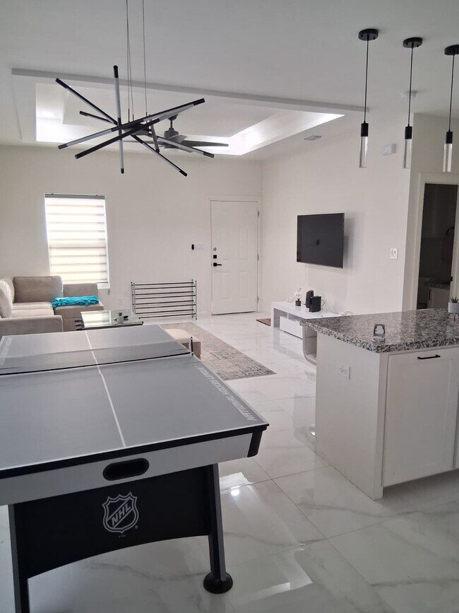 Building Photo - "Stylish 2-Bed, 2-Bath Gem with Granite Touches in Pharr, TX!"