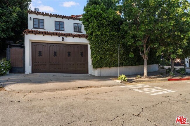 Building Photo - 1901 El Cerrito Pl