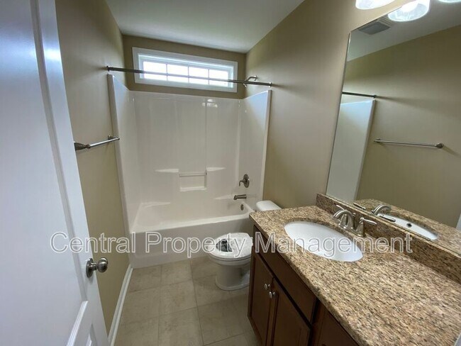 Building Photo - 53 Barnwood Cir