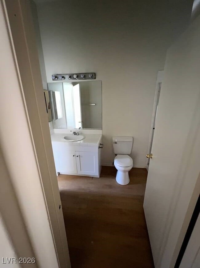 Building Photo - 2110 Los Feliz St