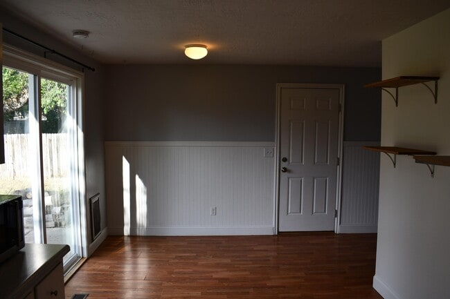 Building Photo - 563 E Hilo St