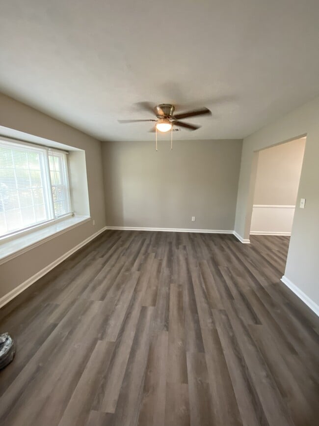 Building Photo - 4253 Ridgefield Ct