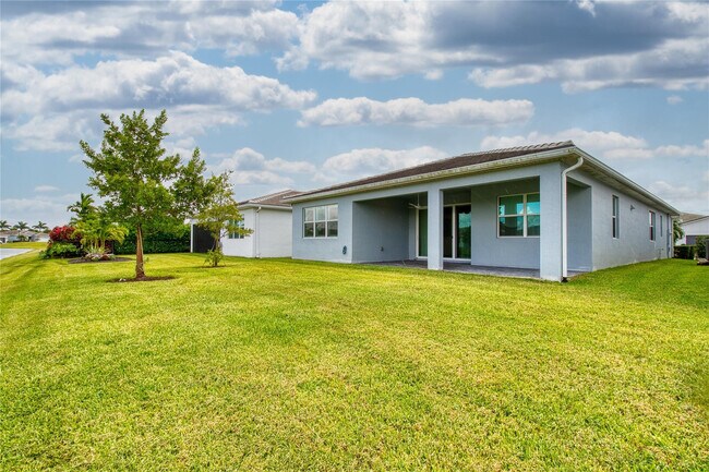 Building Photo - 10407 SW Aquila Wy