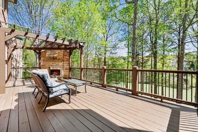 Building Photo - 7015 Blackthorn Ln