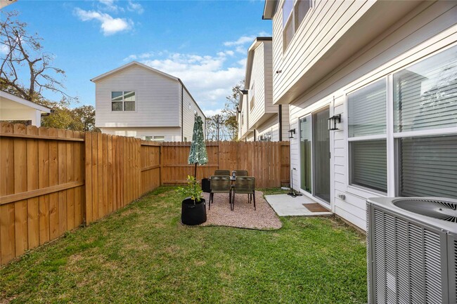 Building Photo - 5702 Breland St