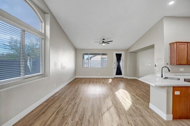 Building Photo - 14456 W Boca Raton Rd