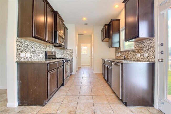 Building Photo - 2014 Barker House Cv