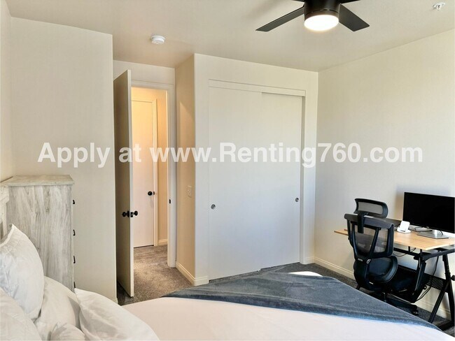 Building Photo - Newer 4 Bedroom 3 Bathroom Home With Solar...