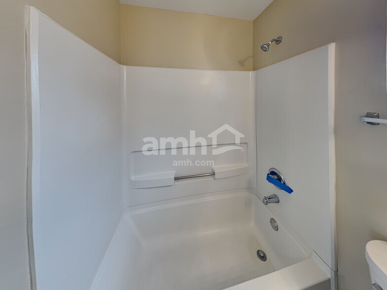 Building Photo - 3103 Meadowsedge Ln