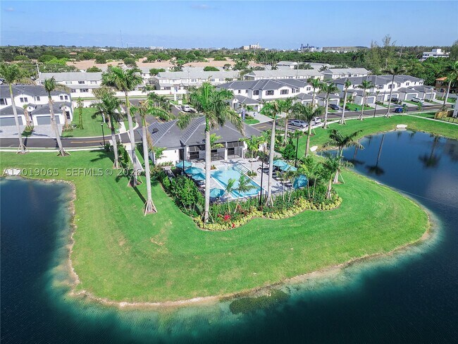 Building Photo - 4957 Oakmont Dr