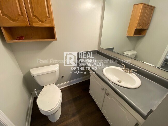 Building Photo - 2616 Randleman Rd