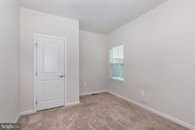 Building Photo - 112 Sherman Wy