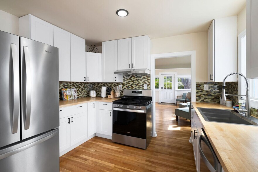 Building Photo - 4045 45th Ave SW